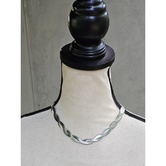 Vtg Avon Silver Braided Herringbone Necklace 15" w/ 3" Extender Bold Chain 80s - Picture 1 of 8